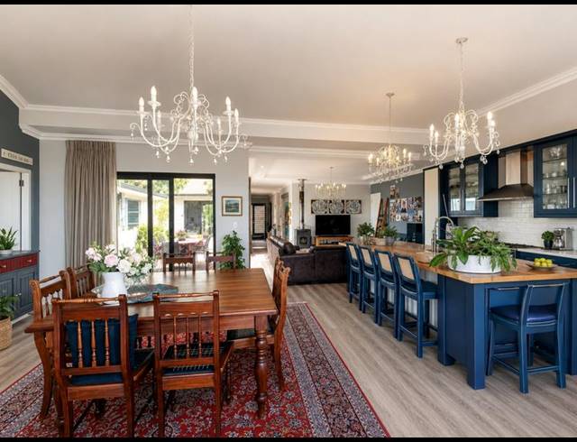 6 BEDROOM HOUSE FOR SALE IN PEARL BAY